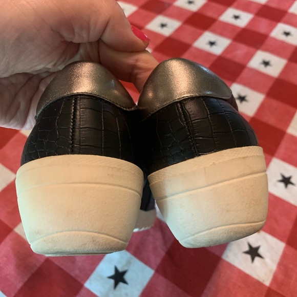 New Direction wedge sneaker - Picture 5 of 13